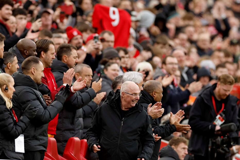 Sven-Goran Eriksson, com cancro terminal, cumpre sonho de orientar o Liverpool 