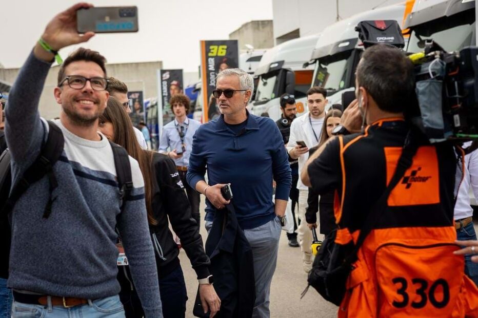 José Mourinho em Portimão para assistir ao Moto GP