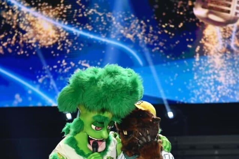 Fátima Lopes no 'A Máscara' com o brócolo, o ex-guarda redes Ricardo Pereira