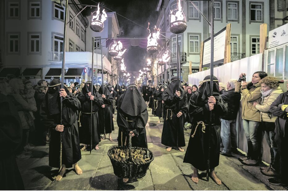 Chuva, vento e frio podem travar saída das procissões da Semana Santa de Braga