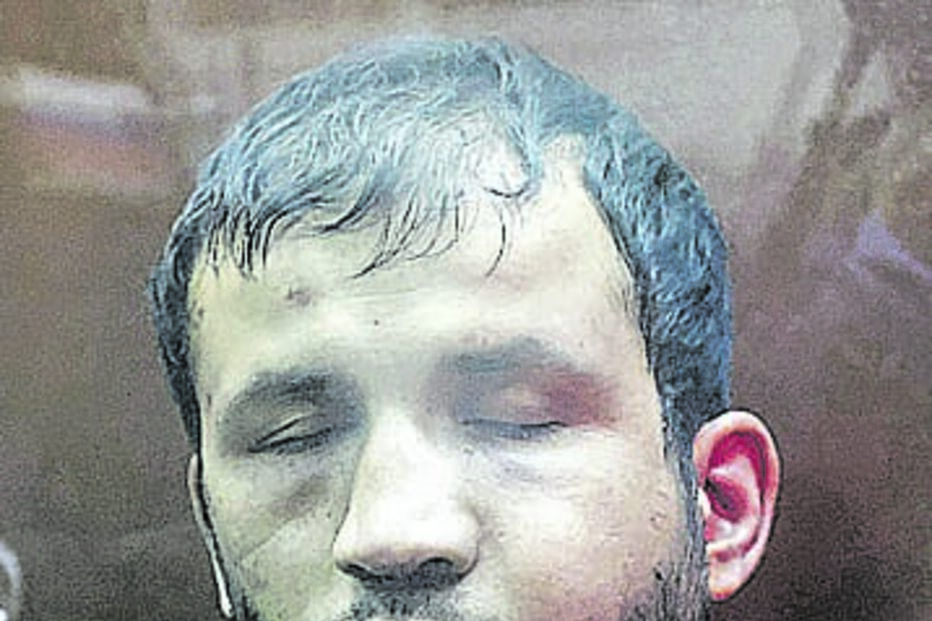 Os quatro suspeitos, de nacionalidade tajique, foram torturados antes  de serem presentes  a tribunal 