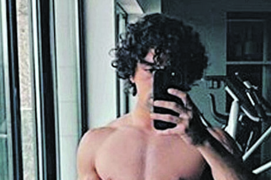 Jovem é filho de Simão Sabrosa e Filipa Valente