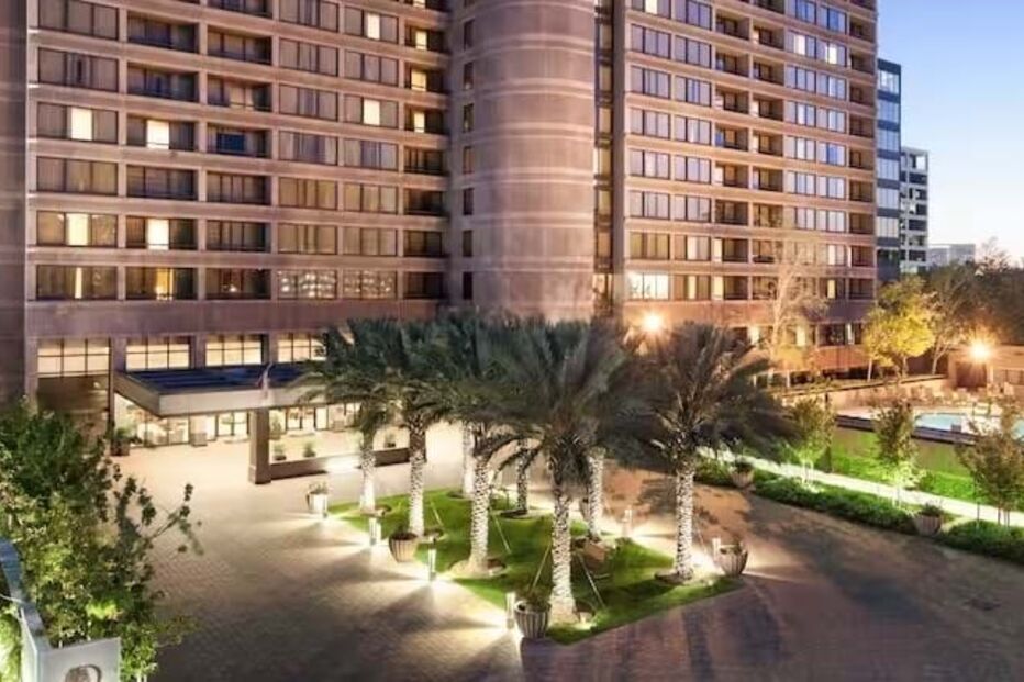 DoubleTree by Hilton Hotel.jpg