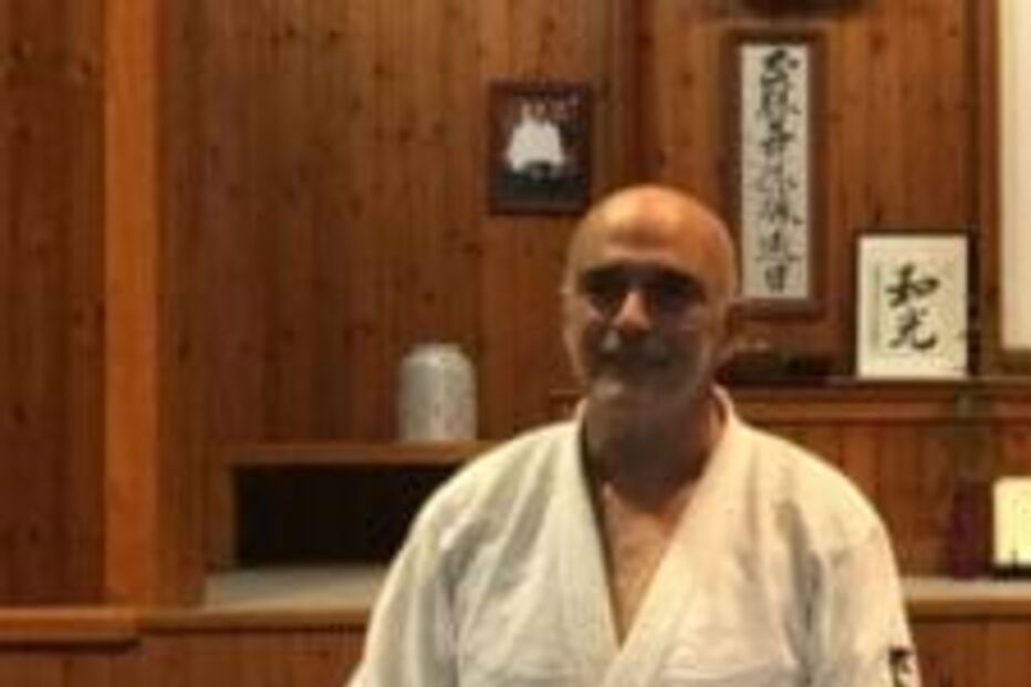 Médico suspenso realiza operação estética em Espanha.jpg