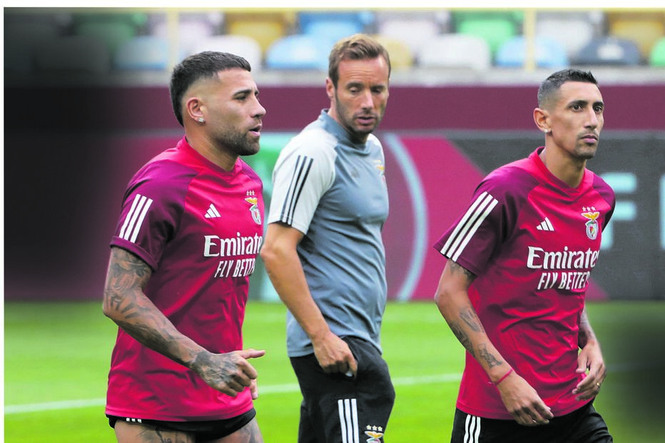 Otamendi e Di María fizeram longas viagens após os jogos da Argentina