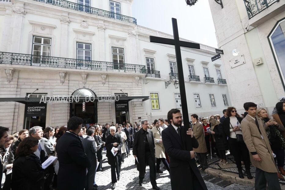 Fiéis em Via-Sacra em Lisboa