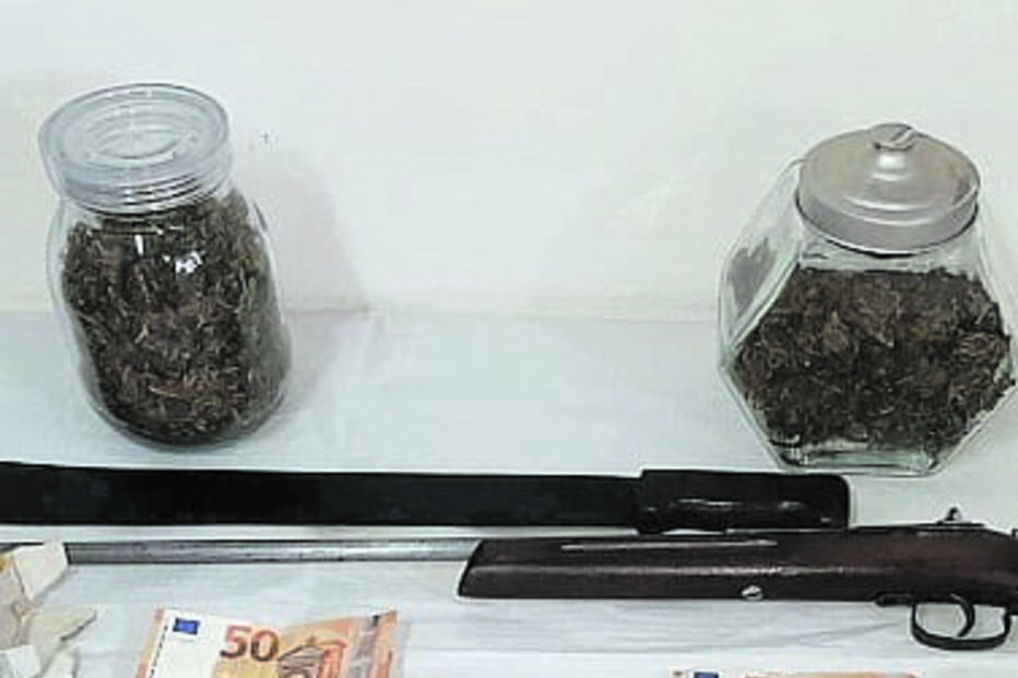 Material apreendido pela GNR nas buscas