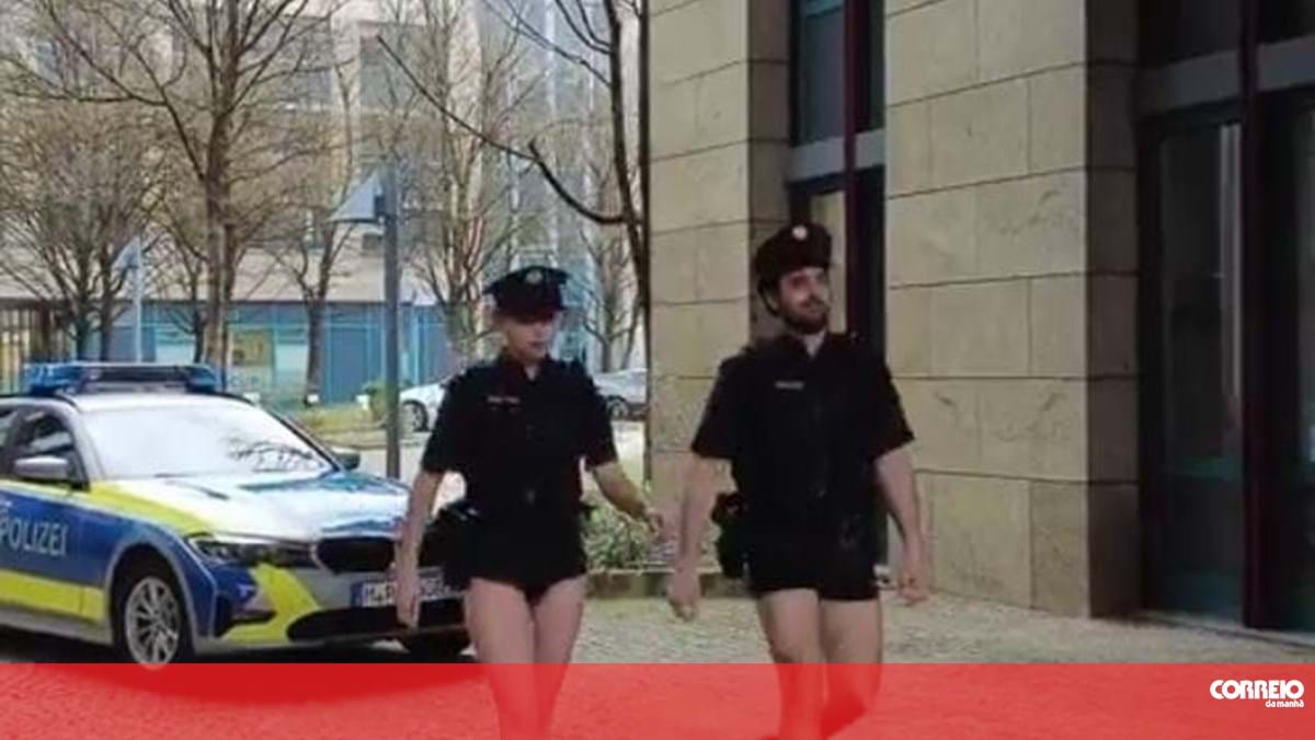 „Bayerische Polizei hebt ab“: Deutsche Beamte protestieren ohne Hose wegen fehlender Uniform – Welt