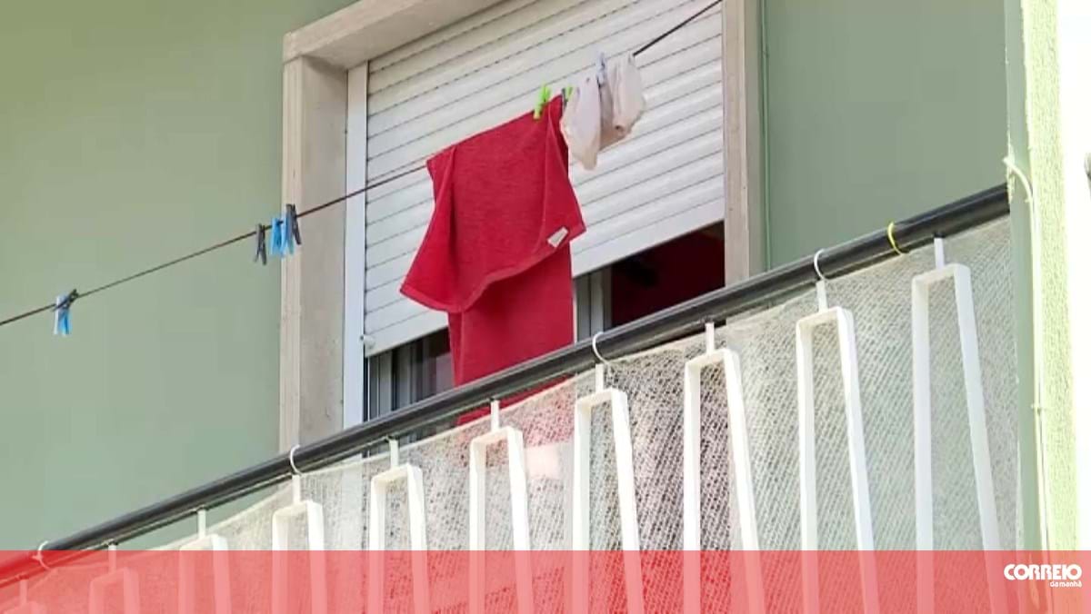 Mulher esfaqueia marido e liga à polícia a confessar crime em Queluz