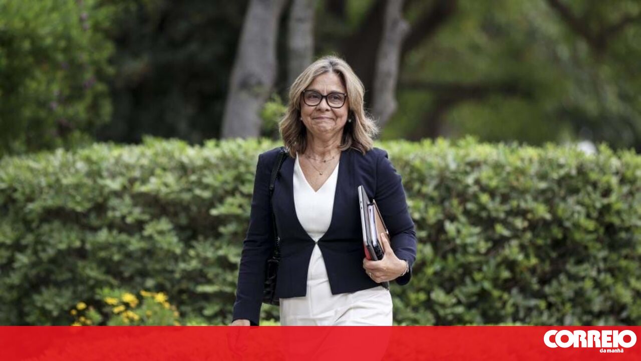 Ministra da Saúde diz que "todos os dias" há mais cidadãos com médico de família