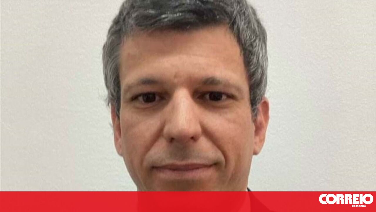 Relações Familiares em Debate: Filho de Durão Barroso Sai do Gabinete do Ministro das Finanças Após Breve Passagem