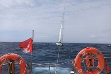 Marinha coordena resgate de 7 pessoas a bordo do veleiro na ilha do Pico