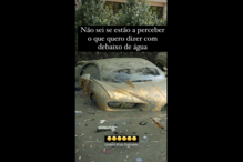 Carro submerso no Dubai