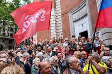 Manifestação nas imediações da sede nacional do PSOE, em Madrid