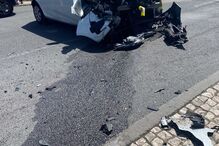 Colisão entre dois carros provoca um ferido em Almada