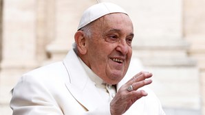 Papa defende que "idosos não devem ser deixados sozinhos, mas viver em família" 