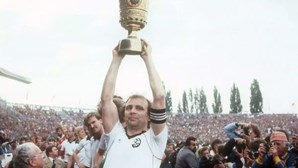 Antigo campeão mundial alemão Bernd Hölzenbein morre aos 78 anos