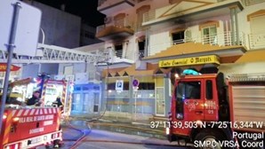 Homem morre em incêndio num apartamento em Vila Real de Santo António. Há cinco desalojados