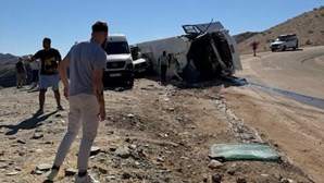 16 portugueses feridos em choque de autocarro na Namíbia que matou duas mulheres de Leça da Palmeira