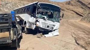 Portugueses pagaram cerca de 3500 euros para fazer roteiro turístico na Namíbia. Acidente matou 2 e deixou 16 feridos 
