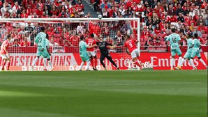Benfica 0-1 Sp. Braga | Equipas recolhem aos balneários com águias em desvantagem 