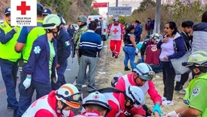 Pelo menos 14 mortos e 31 feridos em acidente de autocarro no México 