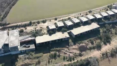 Empreendimento turístico em ruínas em Vila de Ala