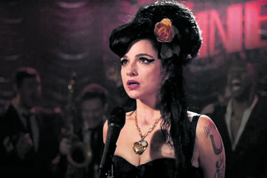 A atriz principal Marisa Abela foi a escolhida para desem- penhar o papel de Winehouse, dando voz às canções