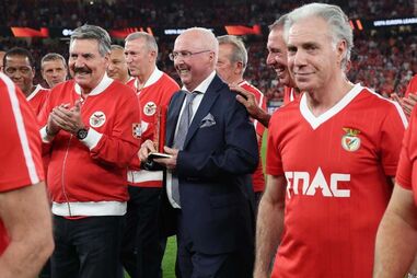 Sven-Göran Eriksson homenageado na Luz