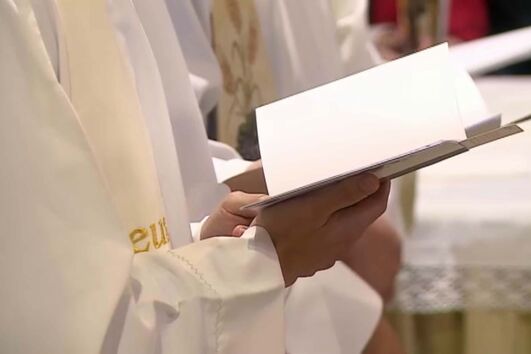 Vaticano ocultou os abusos sexuais conhecidos desde a década de 1970. 