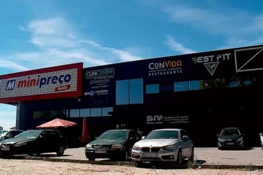 Falsos apicultores fogem de BMW após furtos num centro comercial de Viseu