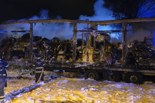 Incêndio em camião na Segunda Circular provoca caos no trânsito em Lisboa