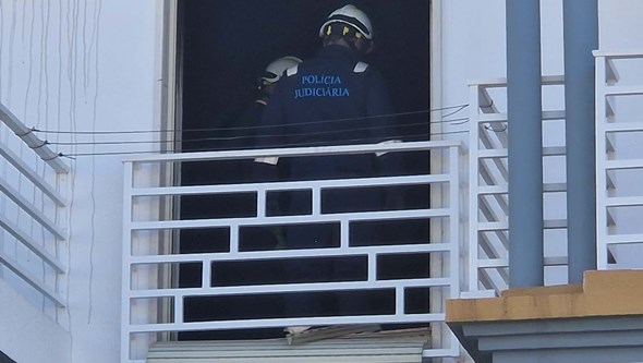 PJ investiga morte de homem em apartamento destruído por incêndio em Vila Real de Santo António