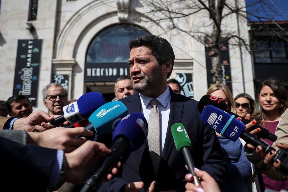 Imagem Coluna em cima 50920671.jpg (20853154) (Milenium)