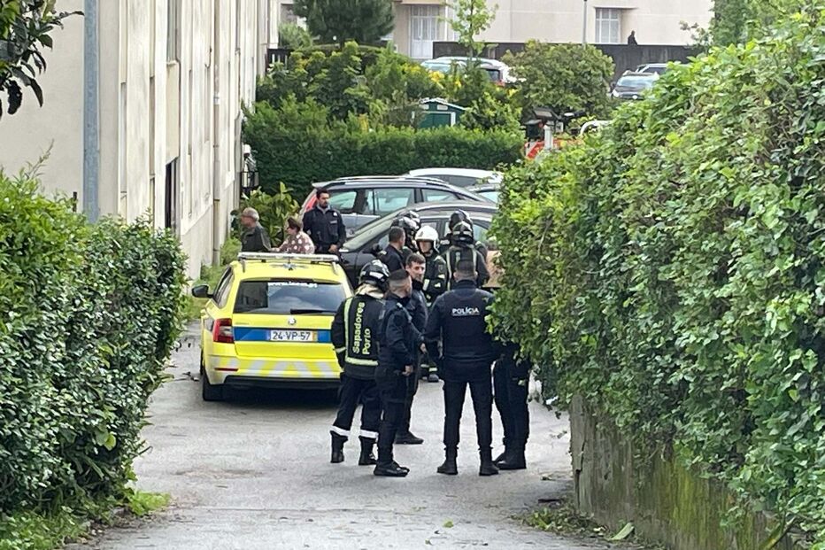 Incêndio em prédio no Porto