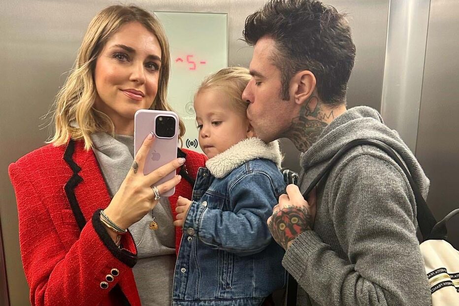 Chiara Ferragni e Fedez com os filhos