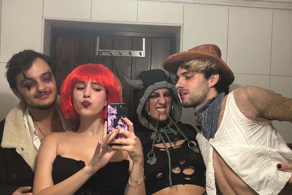 Jacques Costa com amigos