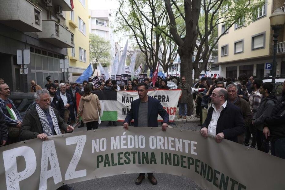 Centenas de pessoas protestam em Lisboa contra guerra em Gaza