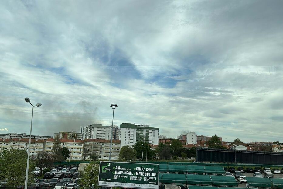 Incêndio obriga a evacuar churrasqueira em Lisboa