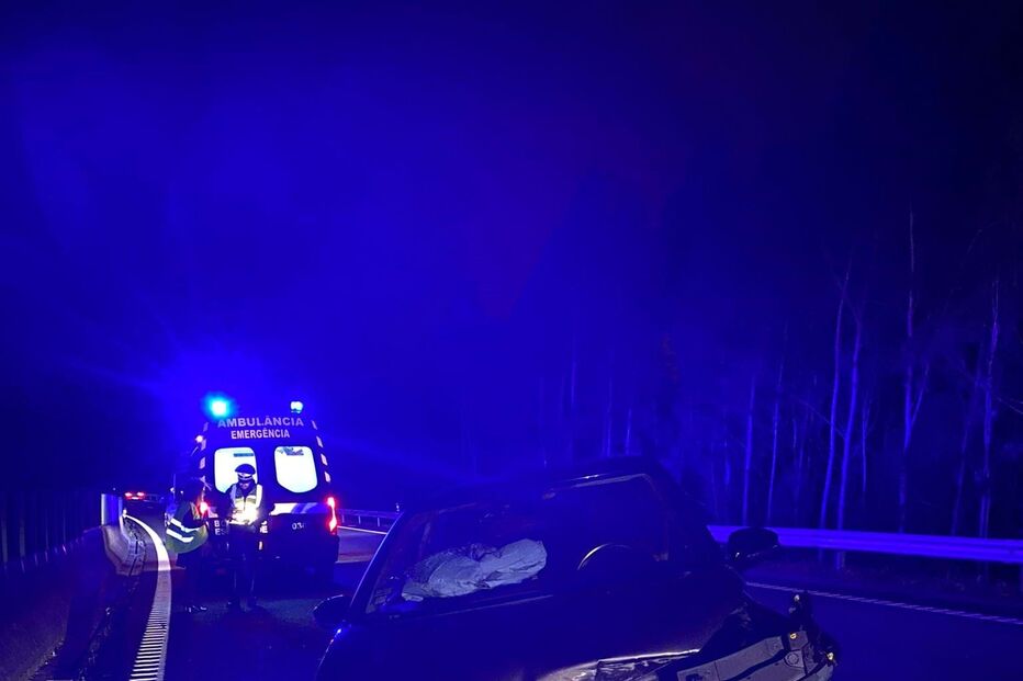 Jovem de 23 anos ferido em colisão em Esposende