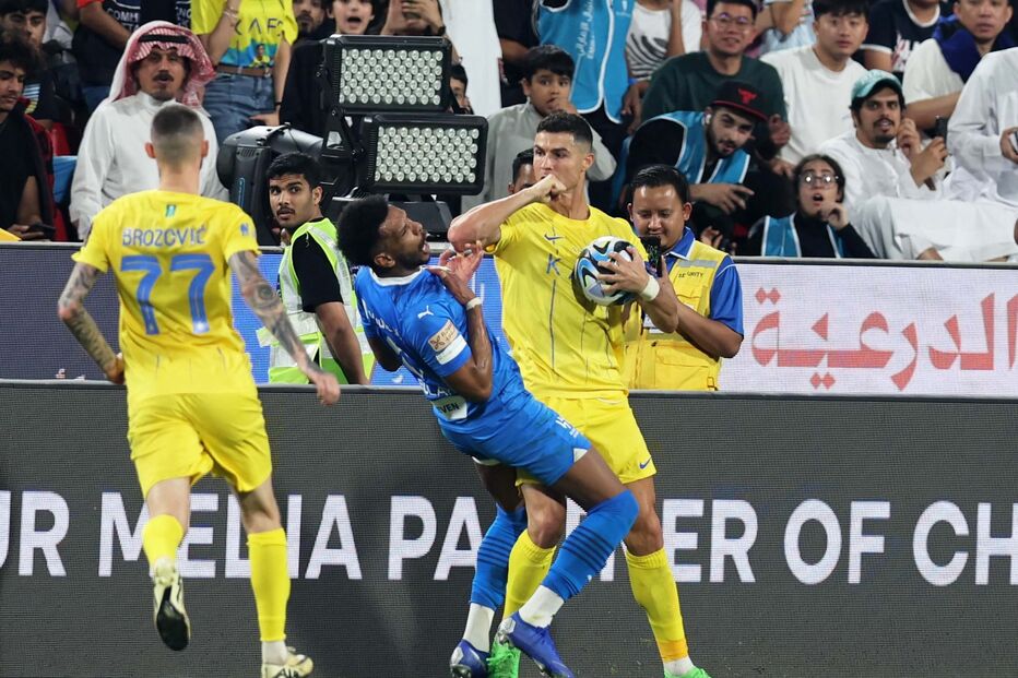 Cristiano Ronaldo desentendeu-se com adversário e foi expulso na supertaça saudita	