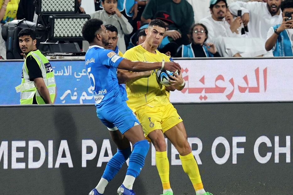 Cristiano Ronaldo desentendeu-se com adversário e foi expulso na supertaça saudita	