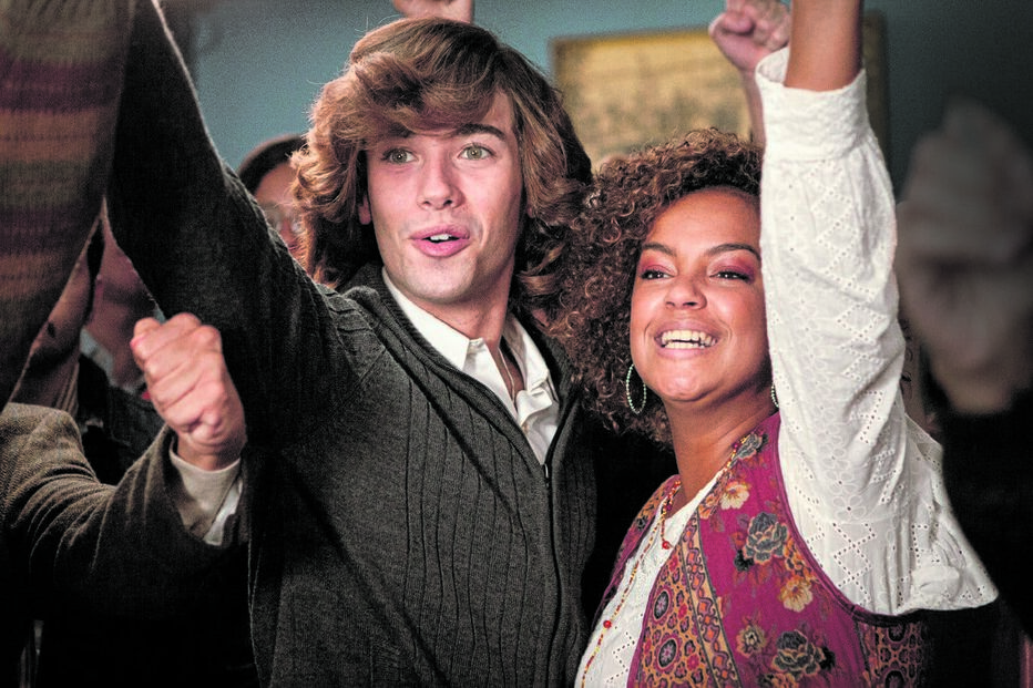  ‘Revolução (Sem) Sangue’ chega às salas de cinema na quinta-feira, dia 11 de abril