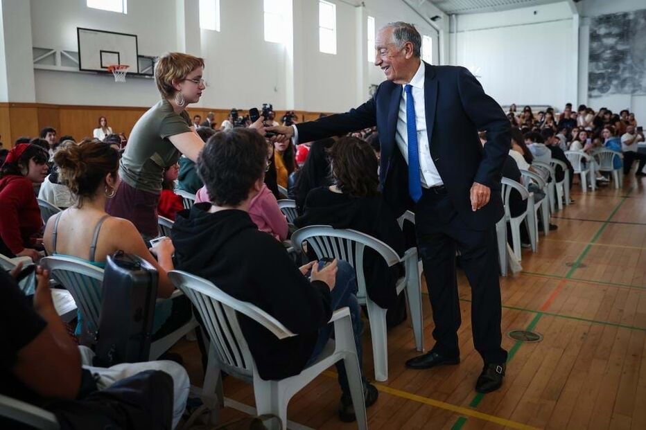 Marcelo criticado por alunos pede que sejam aplaudidos e diz 
