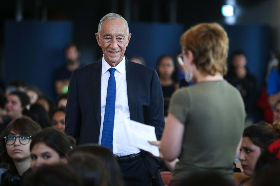 Marcelo criticado por alunos pede que sejam aplaudidos e diz 