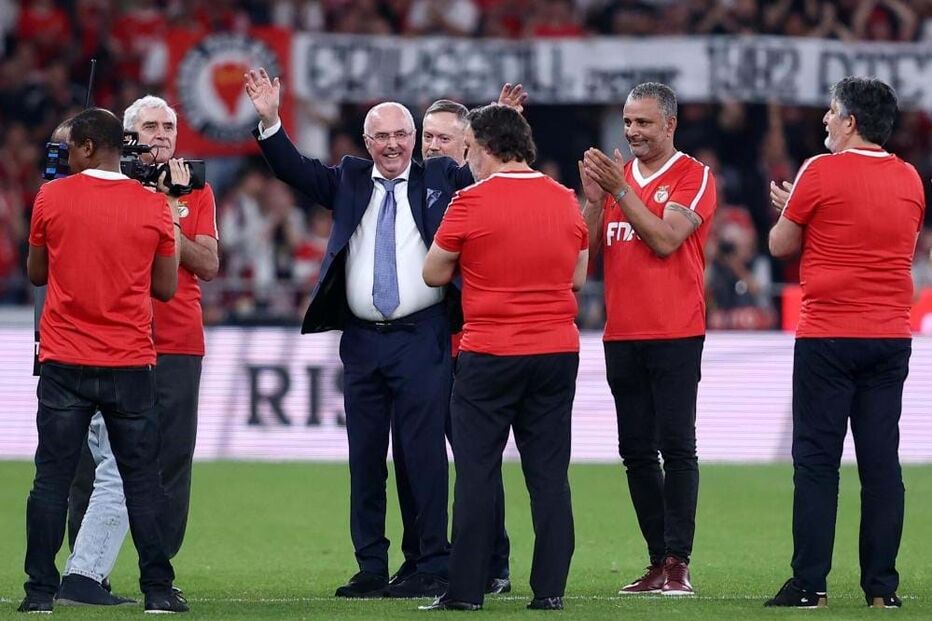 Sven-Göran Eriksson homenageado na Luz