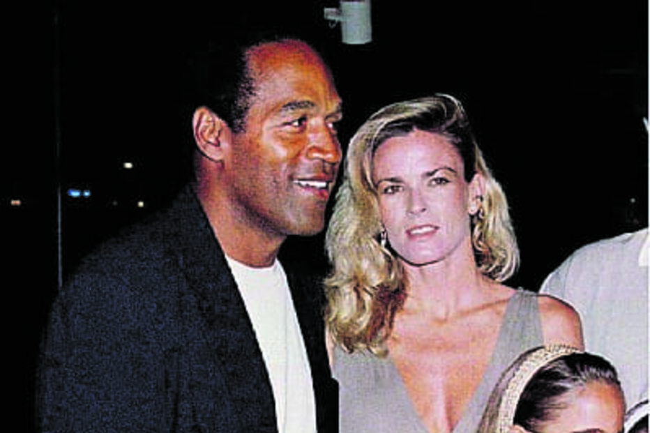O. J. Simpson com Nicole Brown e os filhos