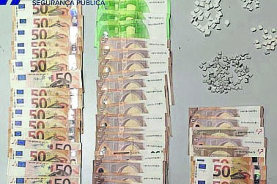 Dinheiro apreendido ao trio