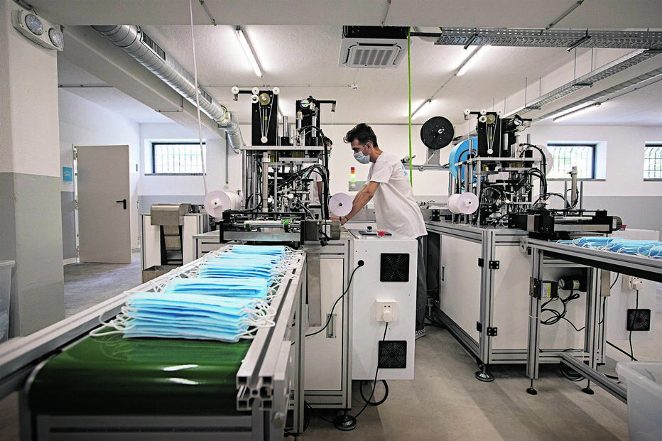 Fábrica de máscaras anti-Covid em Cascais 