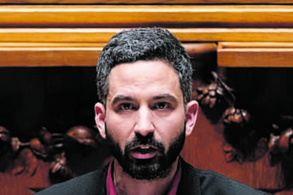 Fabian Figueiredo (BE) critica “incoerência”